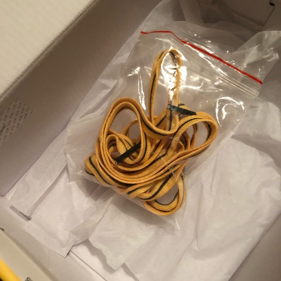 Minions x Puma toddler kicks size 10 - Picture 5 of 8